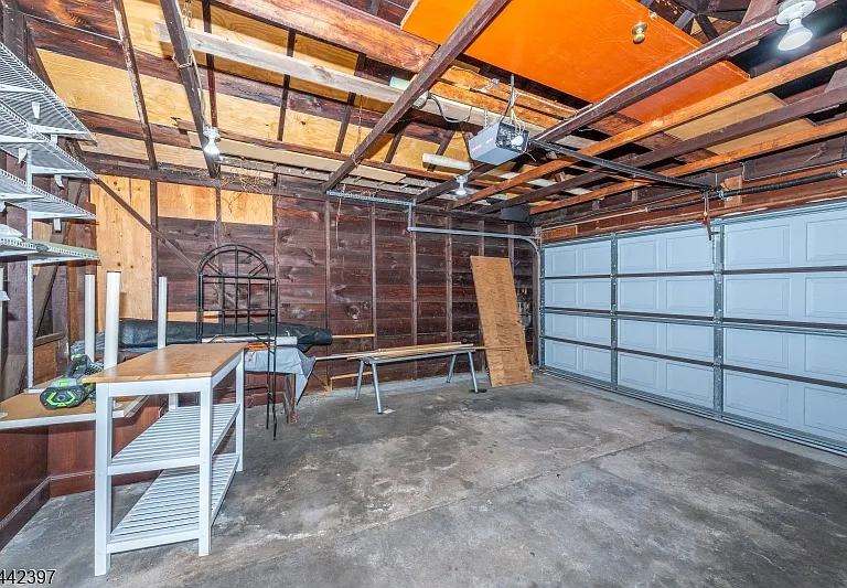 8-02 Henderson Blvd — Photo 28