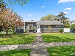 155 Zabriskie Pl, River Edge, NJ 07661
