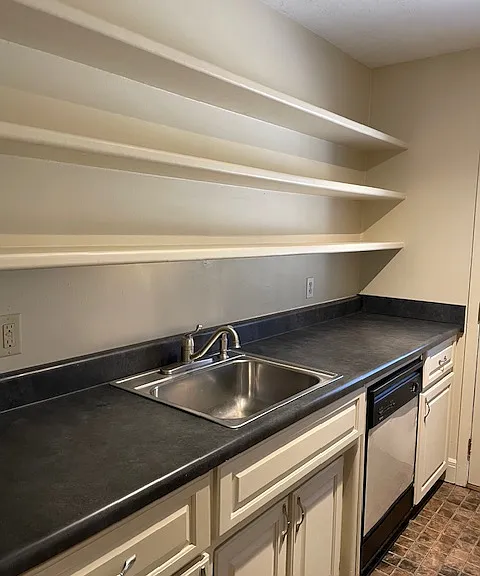 10419 Chemstrand Rd — Photo 2