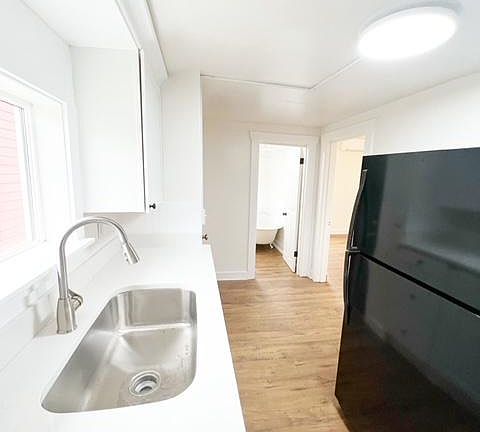 2nd image of 815 Hewitt Ave #1/2