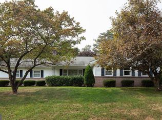 2 Red Fox Ln, Mechanicsburg, PA 17050