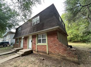 224 N Oak St #B, Belton, MO 64012