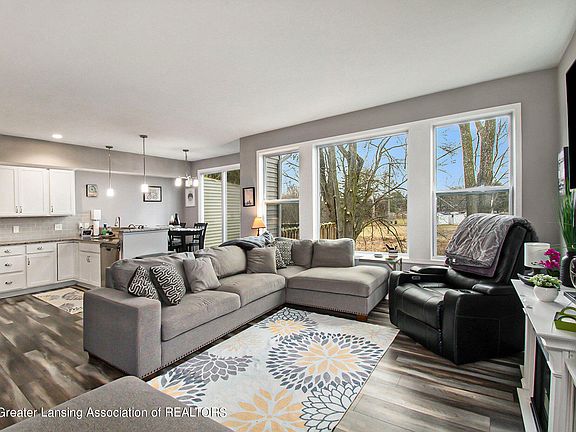 4th image of 2340 Fieldstone Dr