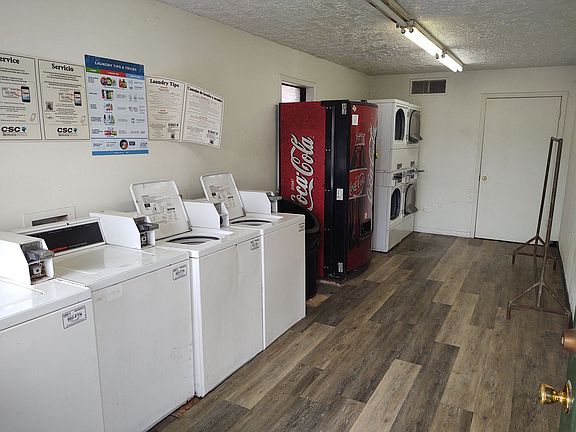 3rd image of 1224 N Lbj Dr #101