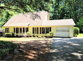 169 Beechwood Cir, Winston Salem, NC 27105