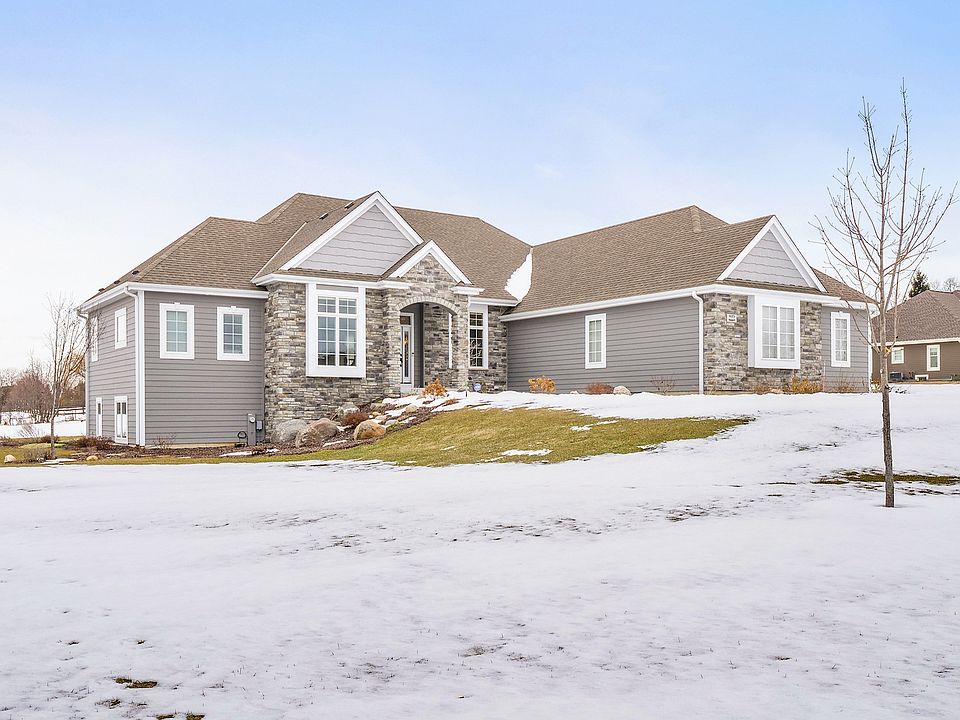 1st image of W273N6669 Ardeevin Ct