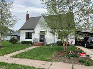 107 N Adams St, Keota, IA