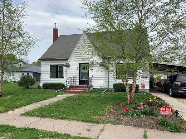 107 N Adams St, Keota, IA 52248