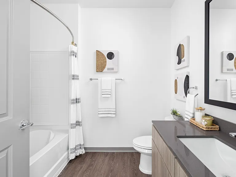 Palm Grove Luxury Apartments — Photo 17