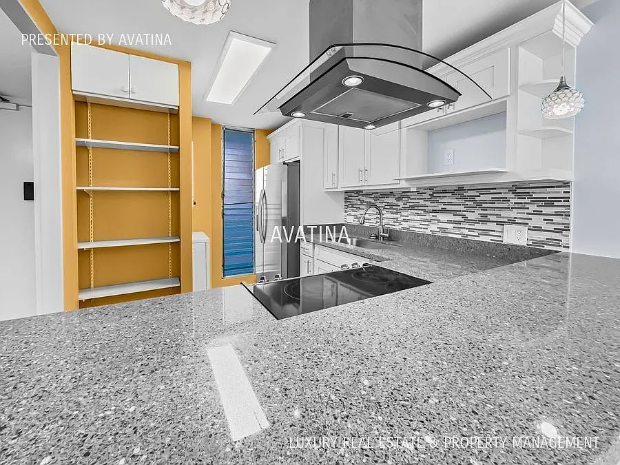 Video! Terrific Greenwood Condo in Salt Lake — Photo 2