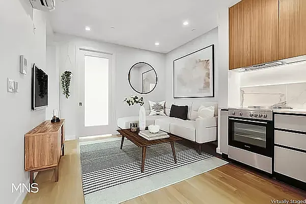 583 Lorimer St #3R — Photo 1