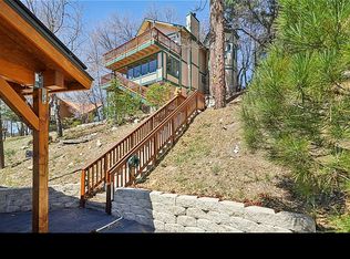 1179 Ridge Rd, Fawnskin, CA 92333