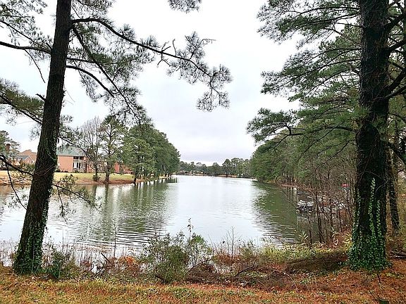 3rd image of 1500 Crystal Lake Dr