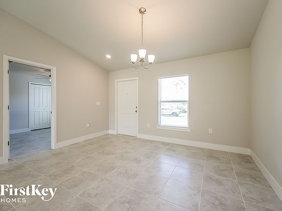 4th image of 820 Highland Ave