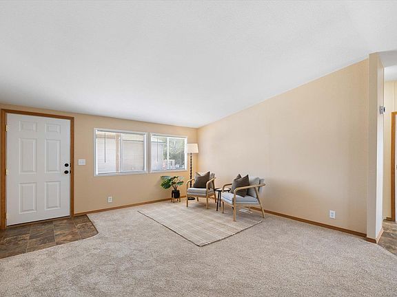 4th image of 84 Ridgecliff Dr