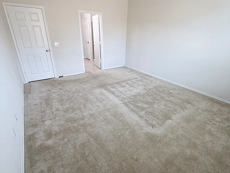 700 Goldenrod Ln — Photo 9