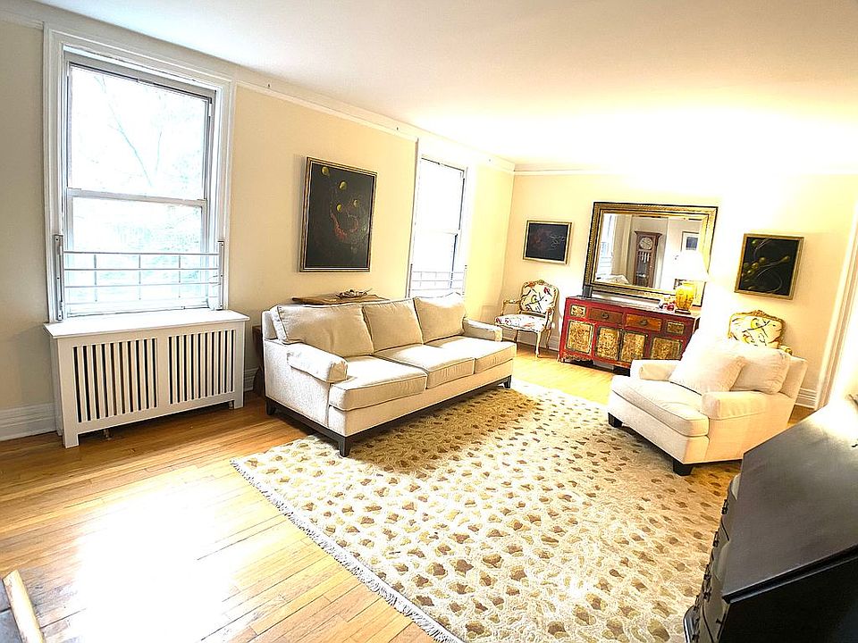 Living Room treetop views