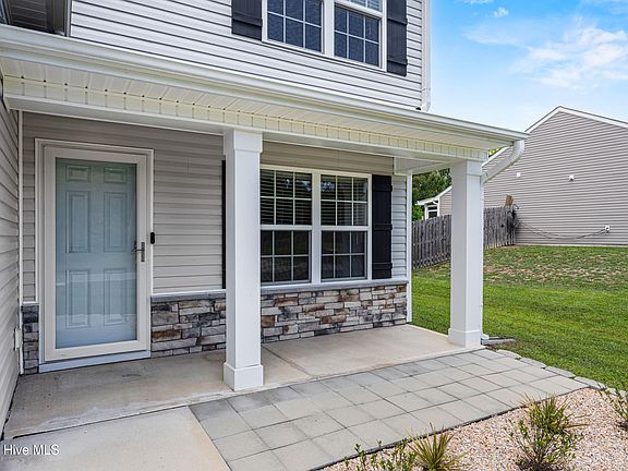 4th image of 372 Poppleton Drive