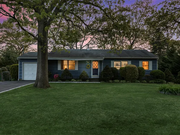 2530 Locust Avenue, Ronkonkoma, NY 11779