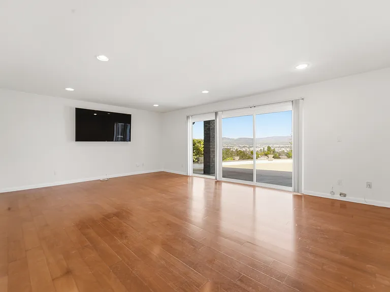 3329 Dona Rosa Dr — Photo 11