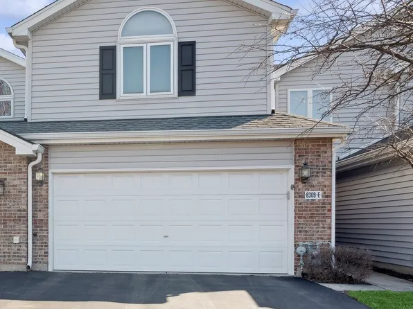 8309 Highpoint Cir Unit E, Darien, IL 60561