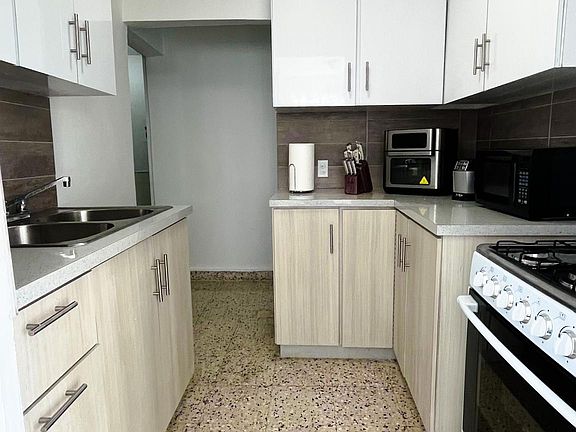 3rd image of 494 Calle 19