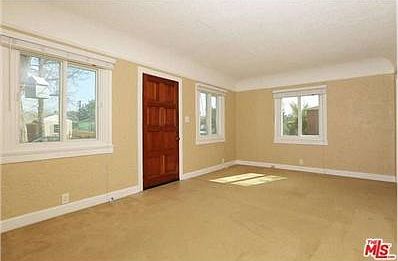 5th image of 919 Holly St