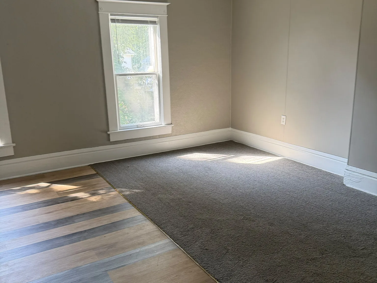 3 bed, 2606 sqft, $1,350 — Photo 2