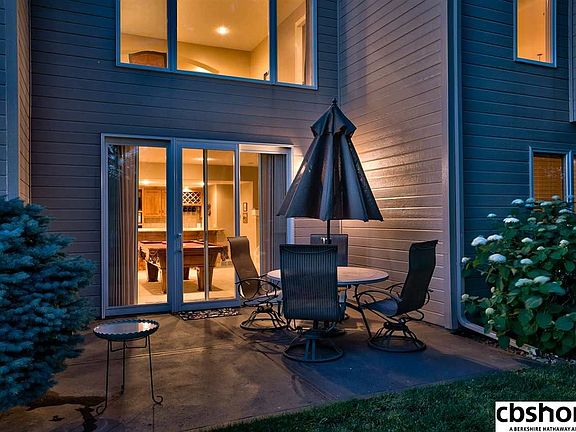 4th image of 912 S 180th Ave
