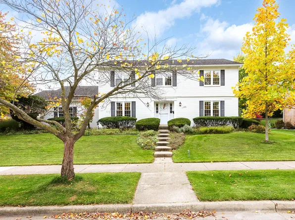 1535 Morehead Dr, Ann Arbor, MI 48103