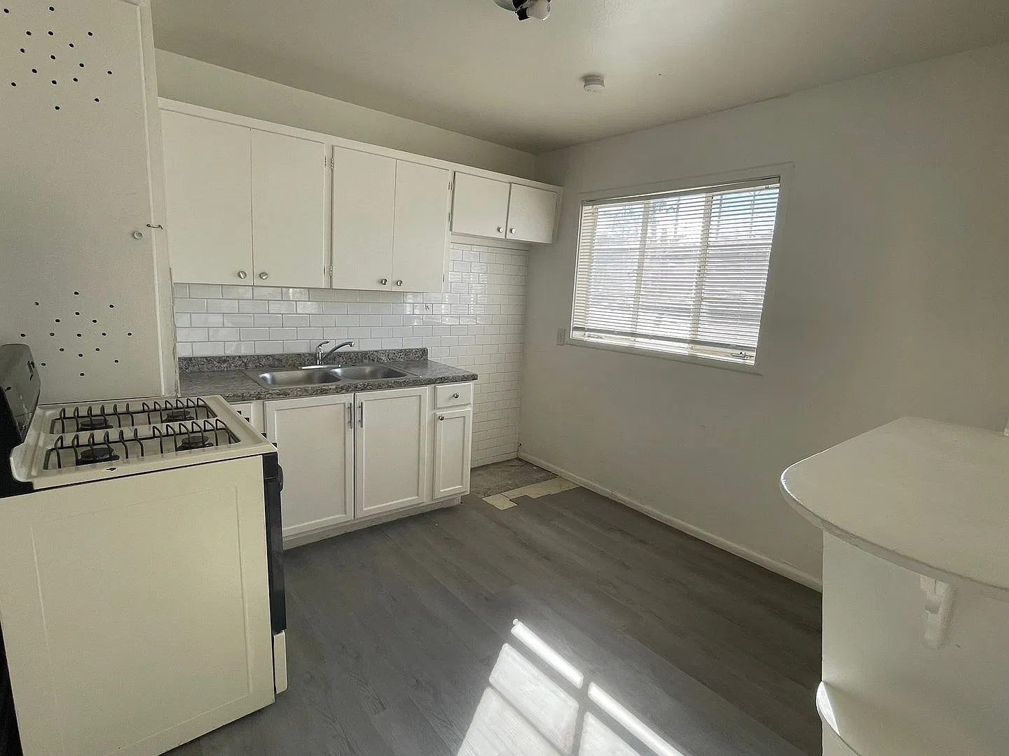 Taylor Ave 3800 — Photo 3