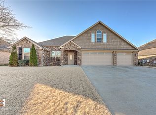 1367 Shook Dr, Cave Springs, AR 72718