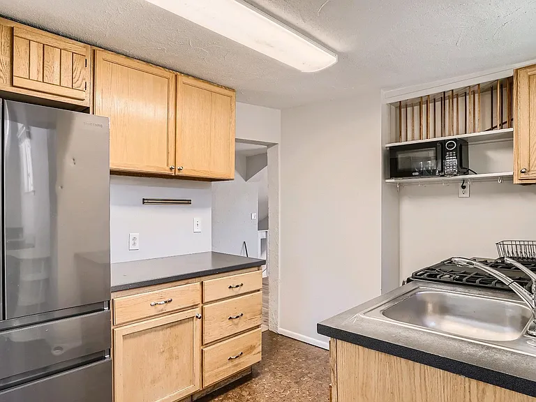 2568 W River Dr — Photo 3