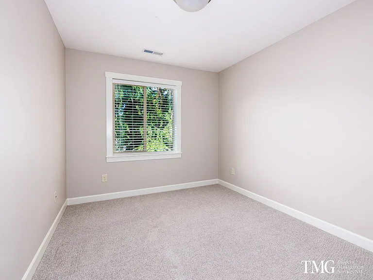 5605 NE 58th Way — Photo 9