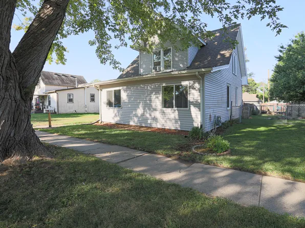 2410 S 11th St, Council Bluffs, IA 51501
