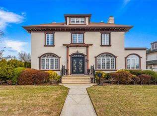 8887 195th St, Jamaica, NY 11423
