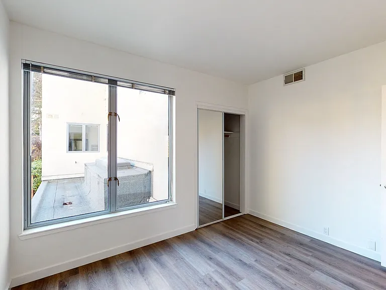 6720 Fulton St — Photo 15