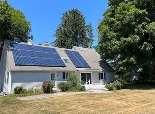 8 Ledge Rd, Old Saybrook, CT 06475