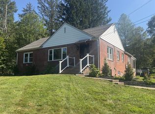 244 Overlook Rd, Poughkeepsie, NY 12603