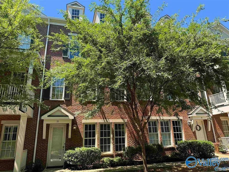 11 Biltmore Dr NW