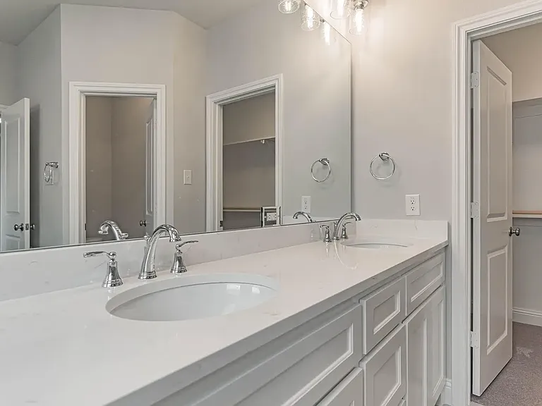933 Carnation Dr — Photo 14