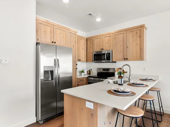 72 Cedar Ln, Malad City, ID 83252