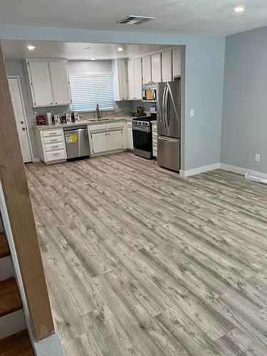 301 W Wilson Ave #C Photo 1