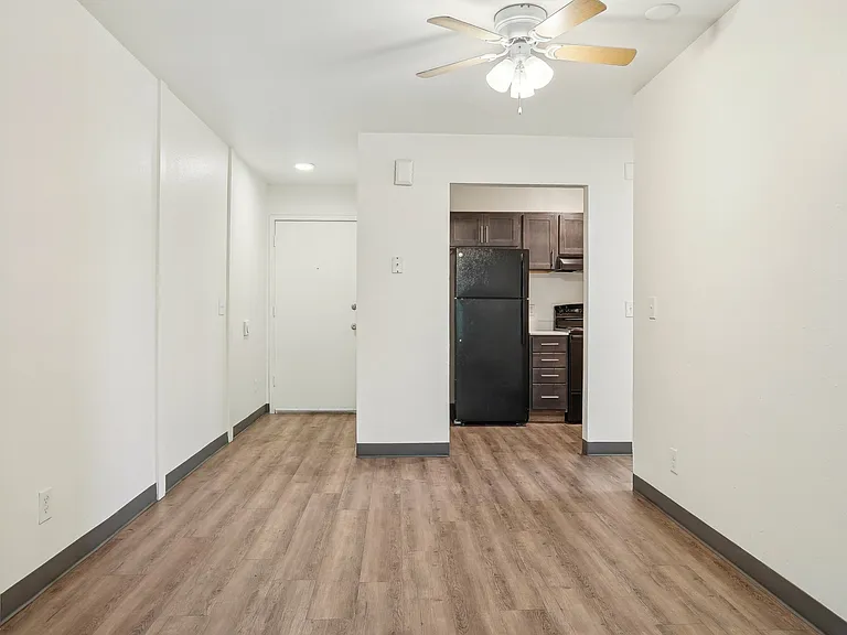 River Rock Apartments — Photo 20