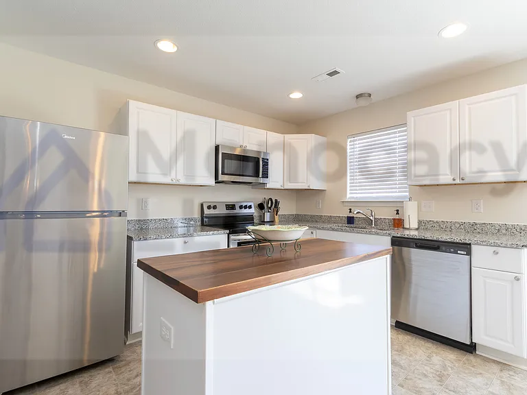 Corinth Dr — Photo 17
