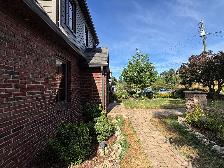 2412 Alberta Ave SW — Photo 67