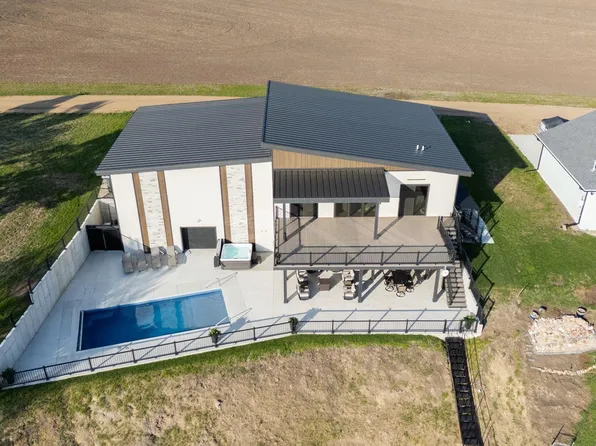 6319 Stoney Point, Wentworth, SD 57075