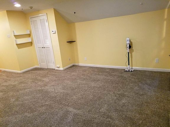 5th image of 38 Meadowbrook Dr Floor 2