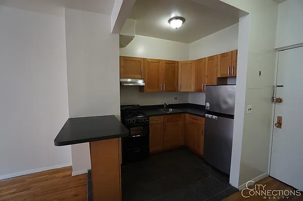 Rented by City Connections Realty | media 4