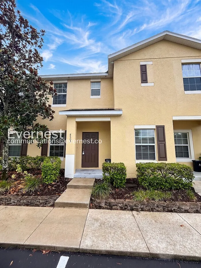 2 bed, 2.5 bath, 1088 sqft, $1,695 — Photo 1